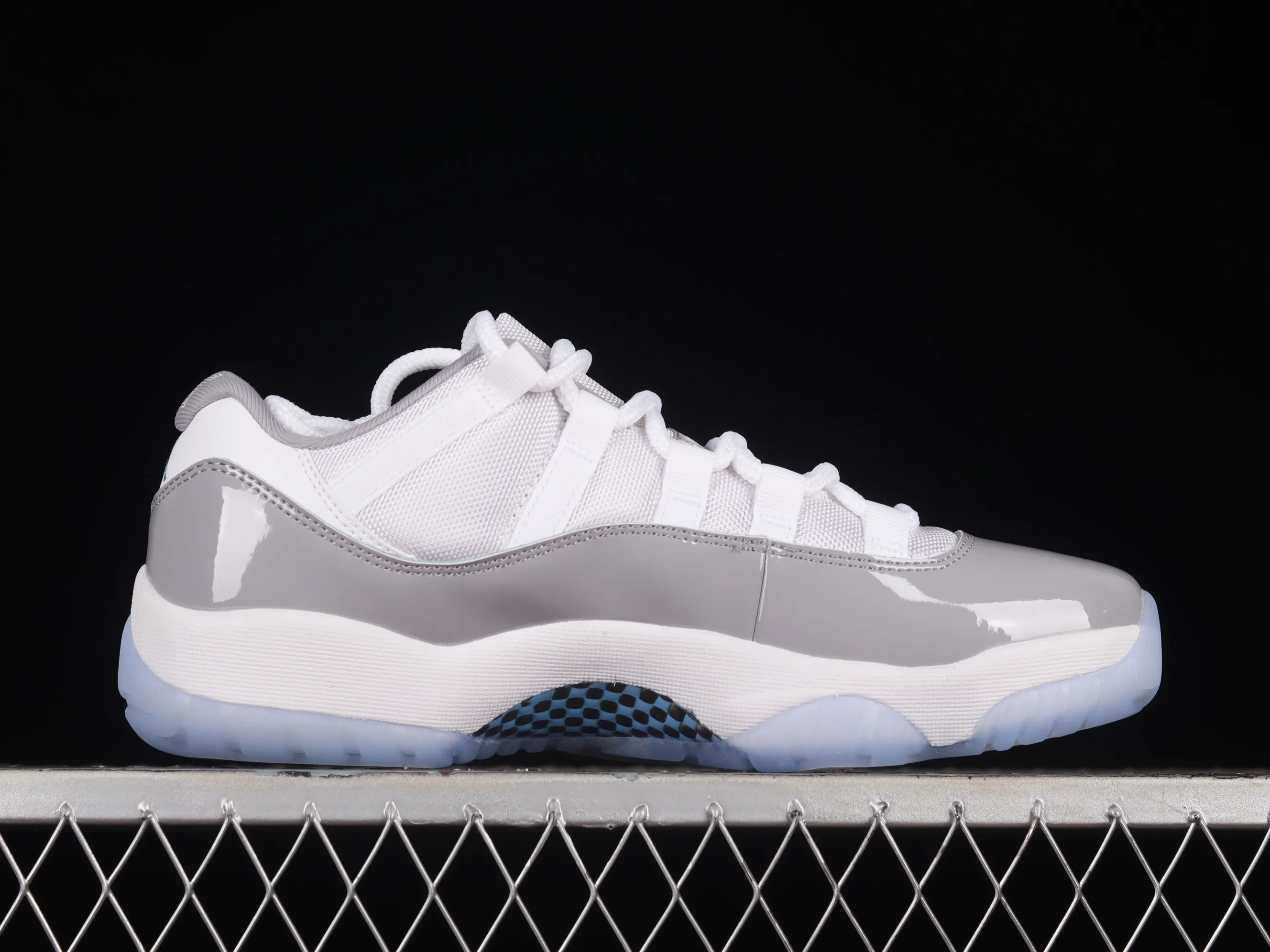 All categories Air Jordan Jordan series basketball shoes Air Jordan 11 pure original version Air Jordan 11 Low "Cement Grey" AJ11 Joe 11 cool gray low-top basketball shoes AV2187-140